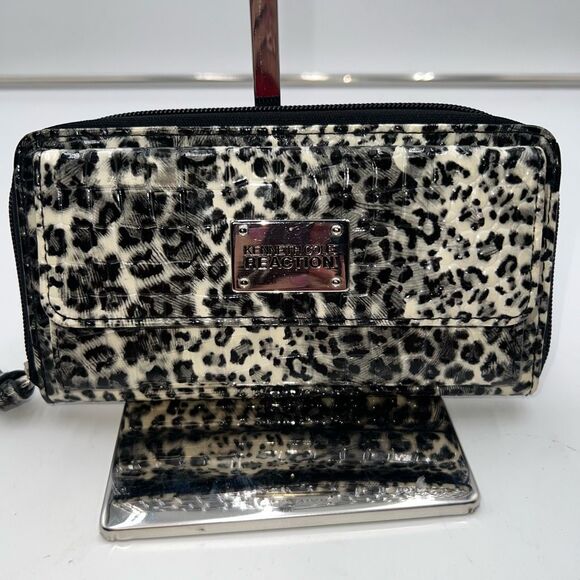 Kenneth Cole Reaction Snow Leopard Zip Around Wallet - Picture 4 of 8